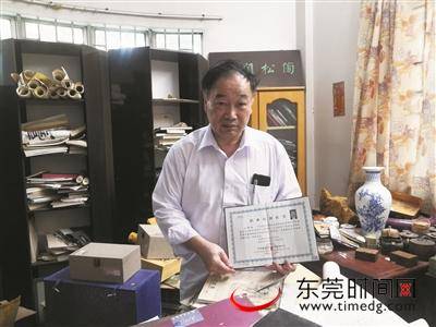 1000多幅字画 500多个紫砂壶 厚街大叔藏品摆了两层楼