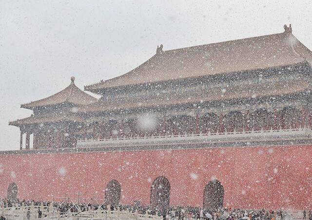 东北下雪了：看到雪的南方人，比雪还好玩……