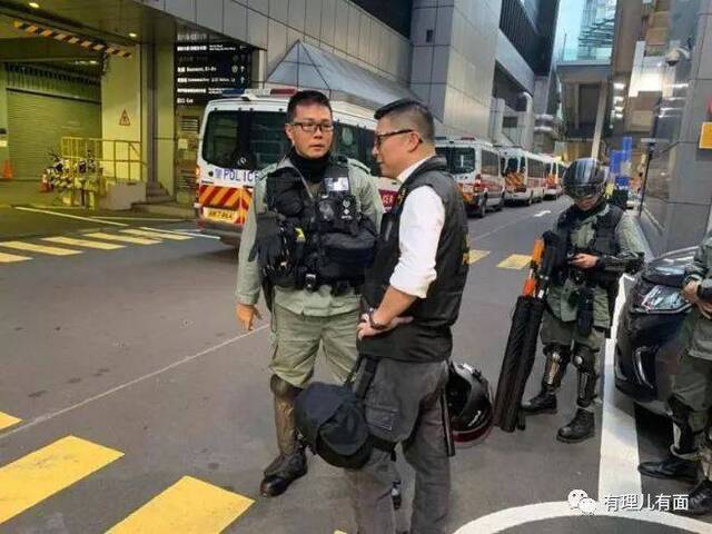 港警新“一哥”今日到任 原来是个“强硬派”