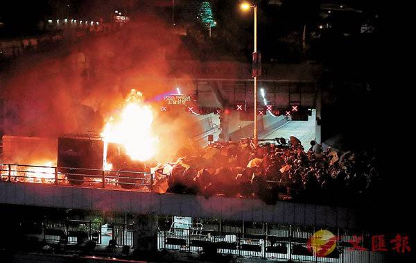 港媒:香港不想变为战场 止暴制乱已到非常时刻