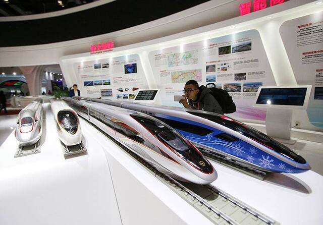 智能型复兴号动车组年底将在京张高铁投入运营