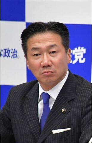 安倍刚成任职时间最长首相 在野党就来“添堵”