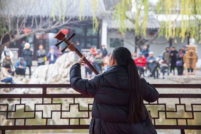 紫竹院里唱红歌颂竹子精神“紫竹傲雪”音乐会举行