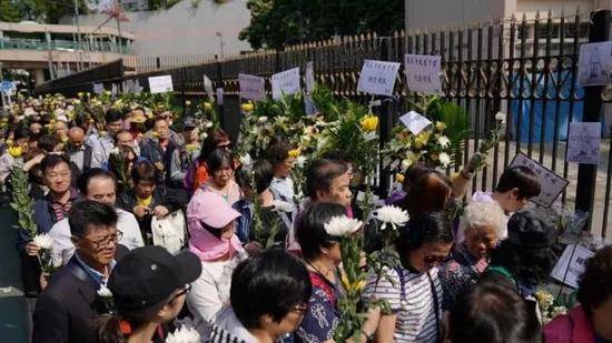 香港遇害清洁工罗伯之子受访 采访中几度哽咽