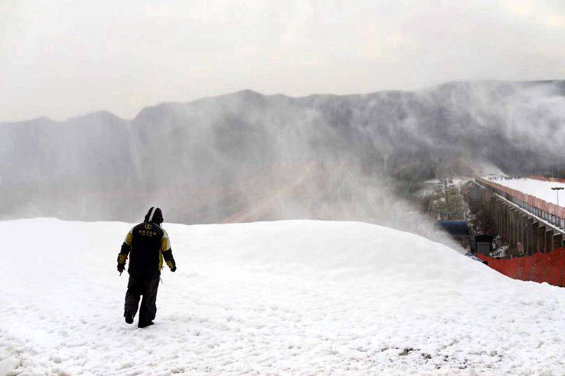 北京西山滑雪场明日迎客 海淀上万名小学生将上冰雪课