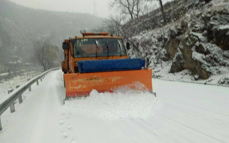 延庆门头沟部分山区公路降小雪 养护集团启动除雪作业