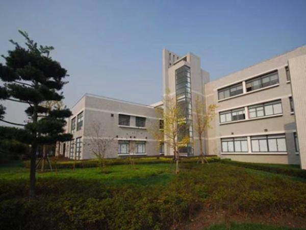 饶毅实名举报两名学者学术造假 涉事院所回应