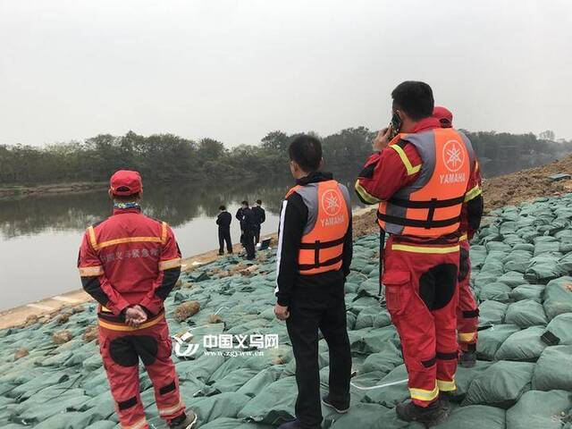 1岁女童被母亲抛弃失踪五天四夜 遗体疑打捞上岸