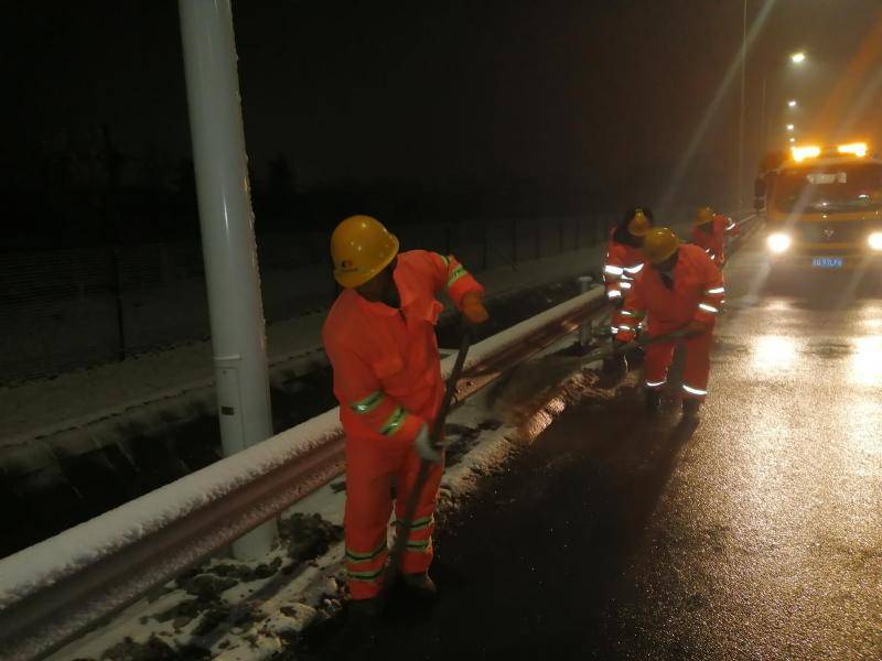 受降雪影响，北京多条高速出京方向临时封闭