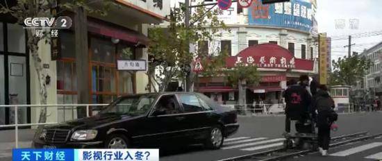 影视行业资本退潮 横店群演改行做直播