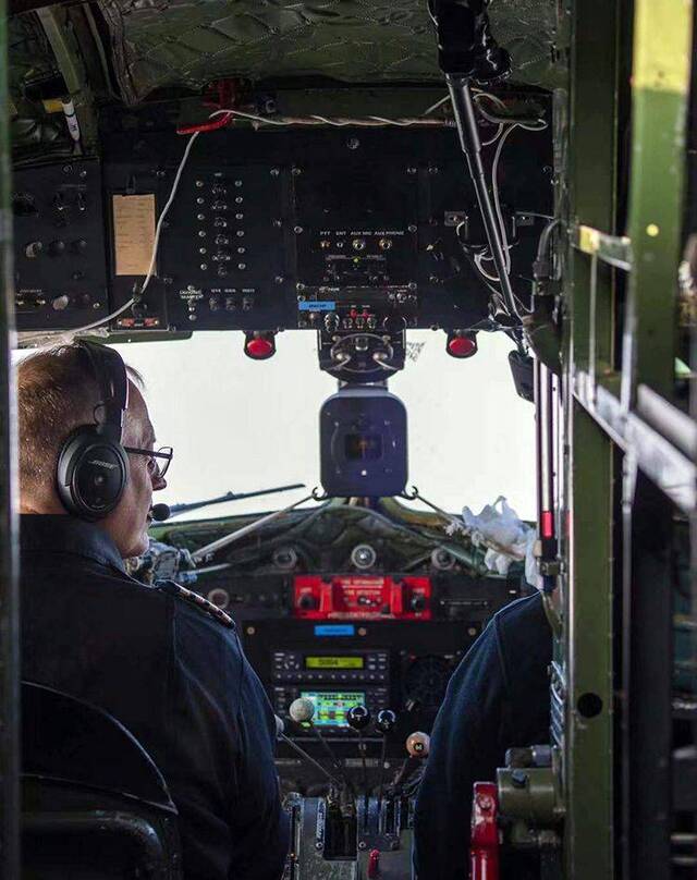 致敬“两航起义”75岁老飞机DC-3飞抵大兴机场