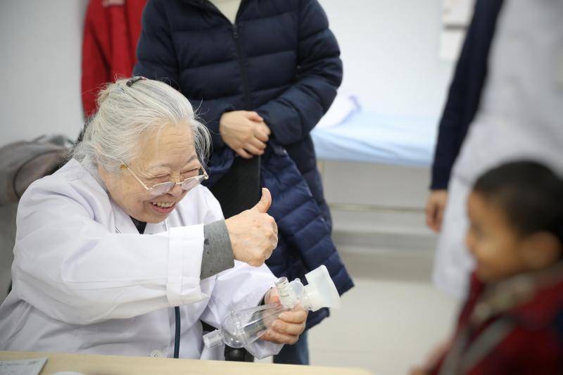 85岁医生盛锦云：哮喘患儿的硬核奶奶