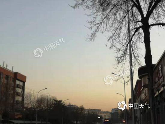 今晨，北京依旧寒冷十足。