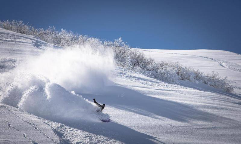 到此一游丨这个冬天，去高加索山脉滑雪“尝鲜”