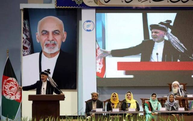 5月3日，阿富汗总统加尼在阿富汗大支尔格会议（大国民会议）闭幕讲话中再次呼吁塔利班组织放弃战斗，加入和平进程，结束阿富汗战争。新华社/美联