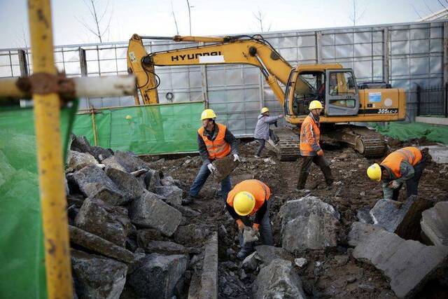 建筑垃圾“变废为宝” 北京已建109个资源化处置点