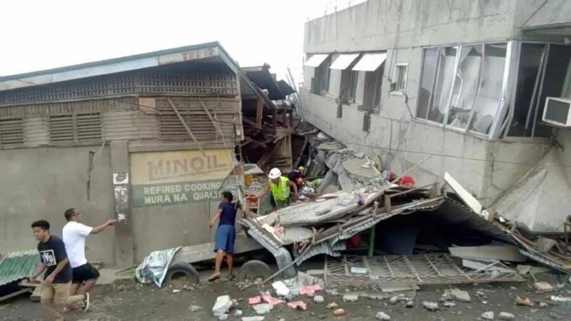 菲律宾发生发生6.8级地震 一名6岁女童死亡