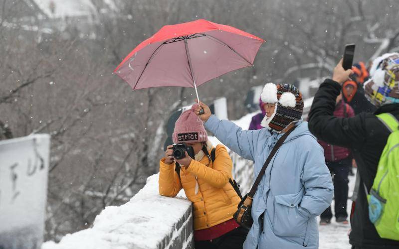 图集丨长城内外白雪茫茫 游客雪中游延庆八达岭