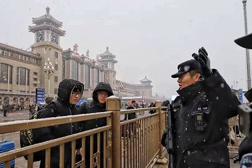 北京铁警及时启动应对极端恶劣天气预案确保辖区安全
