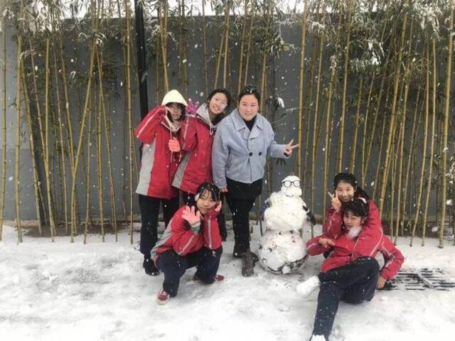 北方大雪，学生撒欢儿