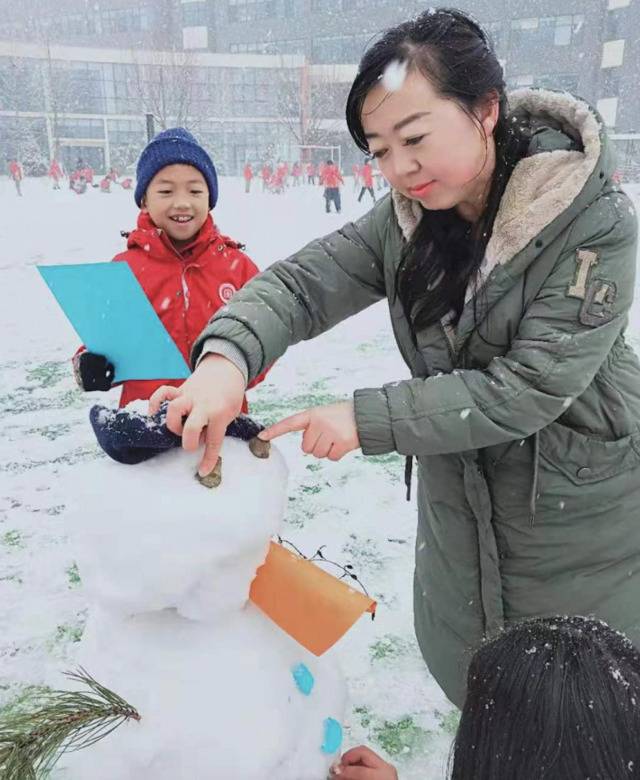 北方大雪，学生撒欢儿