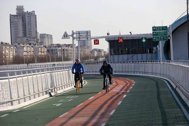 北京首条自行车专用路通行量破百万 日均4975人次