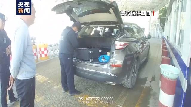 一卡车香蕉中藏毒百公斤 云南警方查获特大运毒案