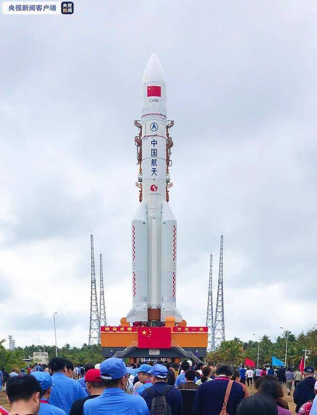 长征五号遥三火箭完成垂直转运 月底择机发射(图)