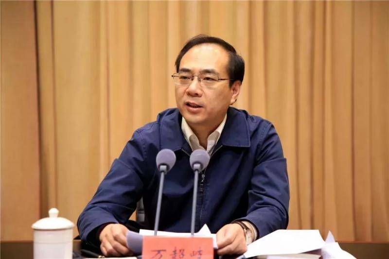 西藏交通厅党委书记万超岐调任内蒙古阿拉善盟盟委书记