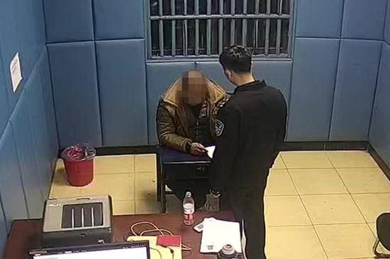 图说：货车司机被刑拘