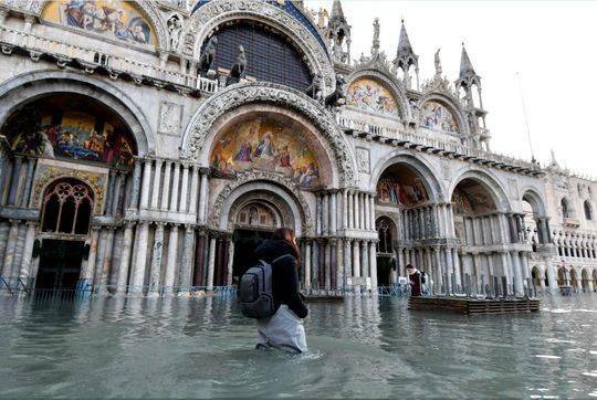威尼斯水灾泛滥时间超一月 或将失去世界遗产地位