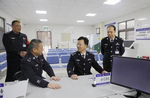 徐华水局长到省第六监狱调研会见服务中心建设工作