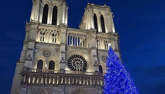 “沉睡”的巴黎圣母院 可能在修复时再次“散架”
