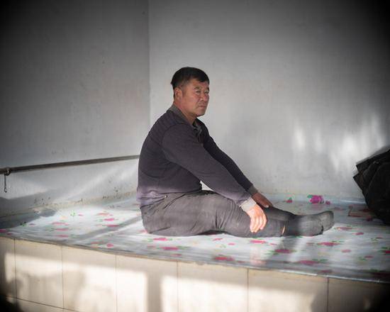 杨树茂，生于1964年，2003年齐齐哈尔“八四”毒气事件的受害者。