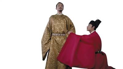 《鹤唳华亭》中最强势的主线和人物关系——皇帝与太子