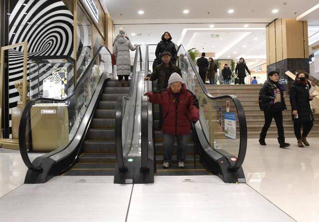 长安商场闭店8个月升级重张，转型“社区生活中心”