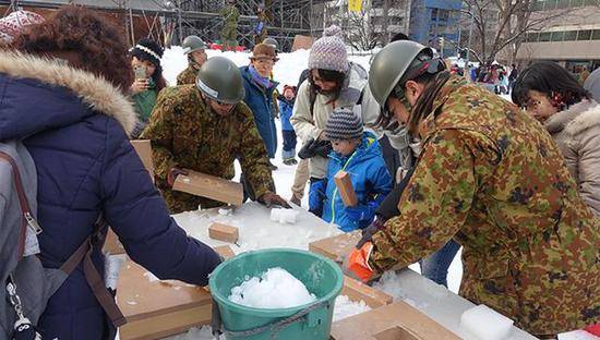 滑雪场关门企鹅运动不足 北海道这个冬季有点难