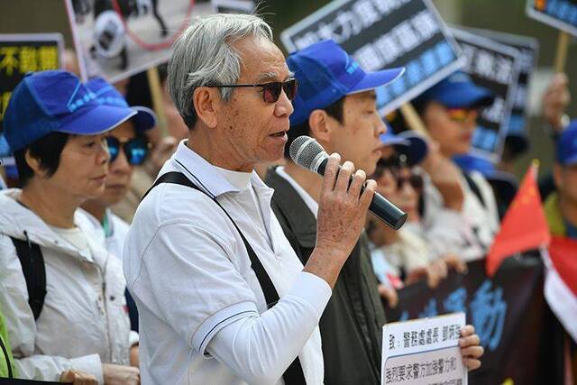 香港政治团体向警方请愿：维护国旗尊严 保护警队安全