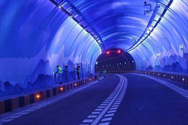 京礼高速北京段建成 运用多种新技术 支持自动驾驶