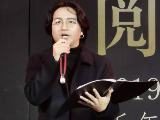 以诵读致敬文学 红楼公共藏书楼举办新年诵读盛典