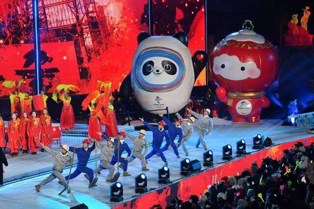 “新年快乐！”首钢园上演2020新年倒计时 组图