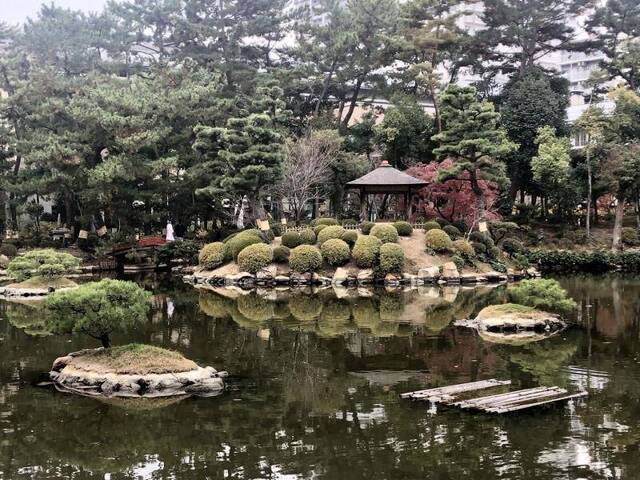 逛缩景园、登纸鹤塔，探寻广岛市的过去、今天与未来