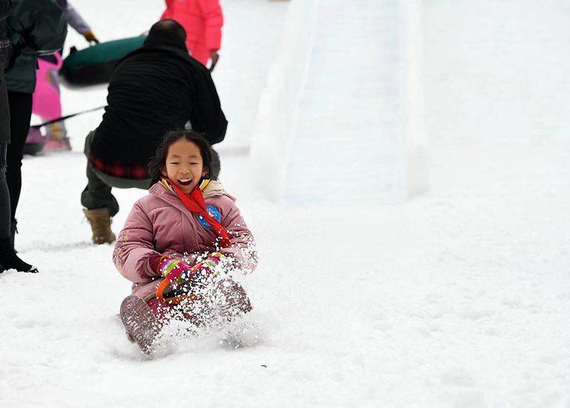 鸟巢欢乐冰雪季全面开放 20余项冰雪项目尽情玩