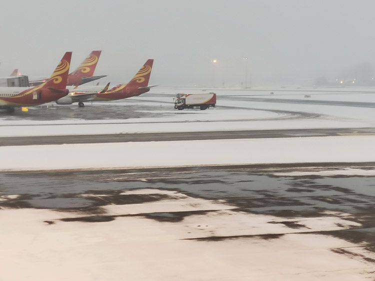 2020初雪（一）机场除雪保出行