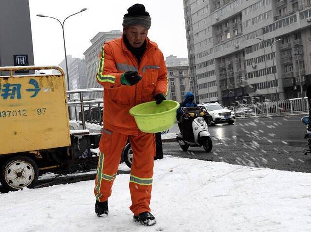 2020初雪（二）扫雪铲冰保畅通