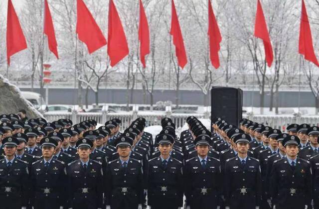 北京边检总站新警入警培训结业，199名新警宪法宣誓