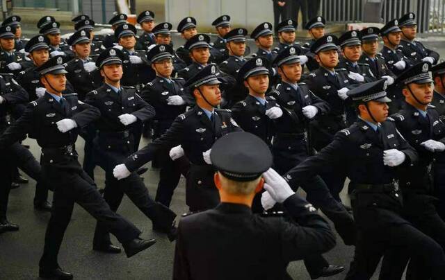 北京边检总站新警入警培训结业，199名新警宪法宣誓