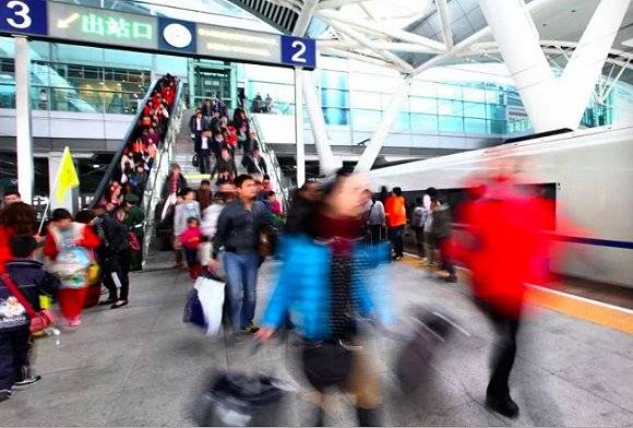 中国最忙高铁站：一年搬空10座广州城