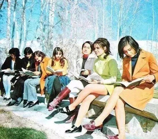  1971年伊朗大学的女学生