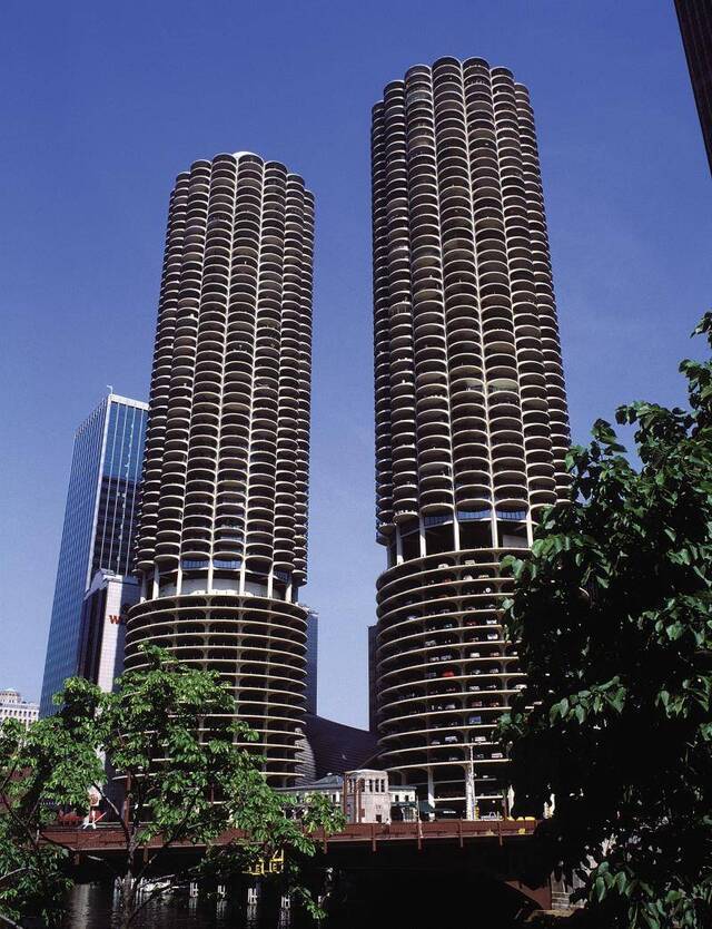 到此一游丨芝加哥河畔的玉米大楼，包豪斯建筑的代表